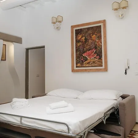 Borgo San Frediano Lab & *